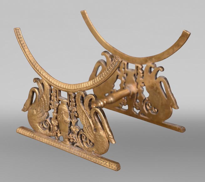 L’Escalier de CRISTAL (att. à), tonnelet à liqueur et son reposoir en bronze doré L’Escalier de CRISTAL (att. à), tonnelet à liqueur et son reposoir en bronze doré-6