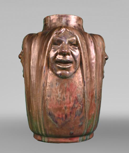Jean-Désiré Ringel d’Illzach (sculpteur), Léon Elchinger (céramiste), Vase en grès aux quatre visages d’expression, début du XXe siècle-2