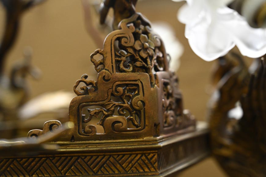 MAISON MOTTHEAU ET FILS, lustre japonisant en bronze doré MAISON MOTTHEAU ET FILS, lustre japonisant en bronze doré-5