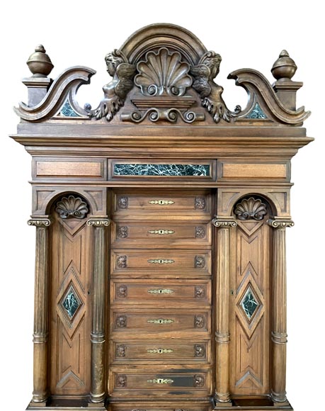 Cabinet d’apparat néo-Renaissance d’époque Napoléon III, noyer sculpté et inserts de marbre vert de me-2
