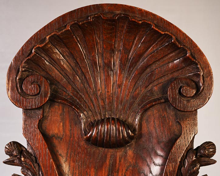 DECK Théodore, miroir monumental en chêne orné de médaillons en faïence verte-3