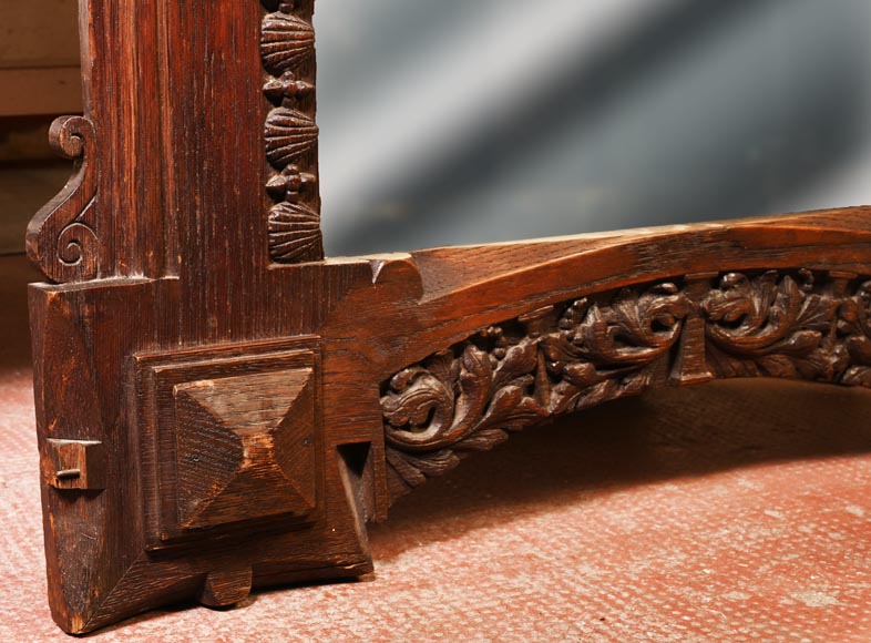 DECK Théodore, miroir monumental en chêne orné de médaillons en faïence verte-7