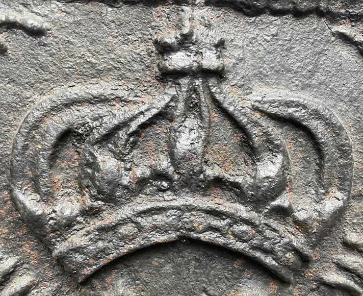 Plaque de cheminée aux armes de France du XVIIe siècle-4