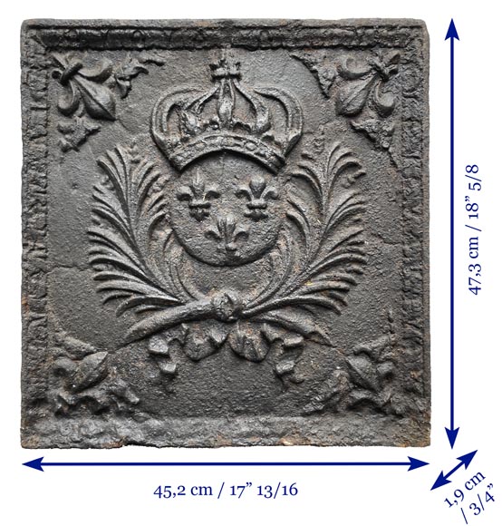 Plaque de cheminée aux armes de France du XVIIe siècle-7