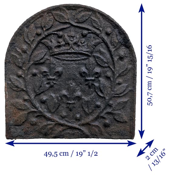 Plaque de cheminée du XVIIIe siècle aux trois lys couronnés, symboles des armes de France-6