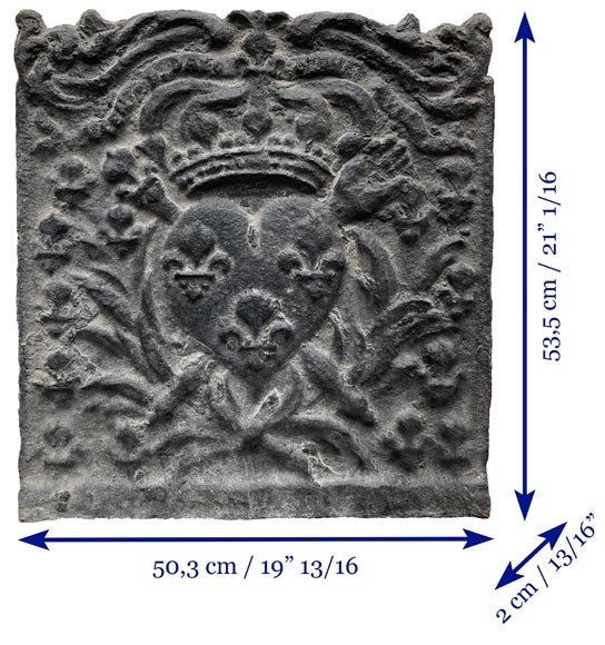 Plaque de cheminée du XVIIIe siècle représentant les symboles de la monarchie française-5
