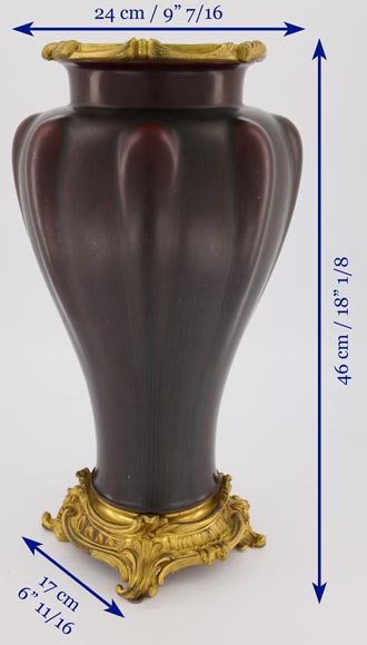 Eugène BAUDIN (att. à), Paire de vases en grès à monture de bronze doré-5