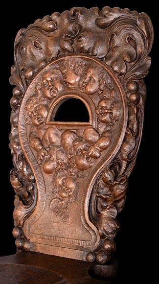 Sièges en bois sculpté-2