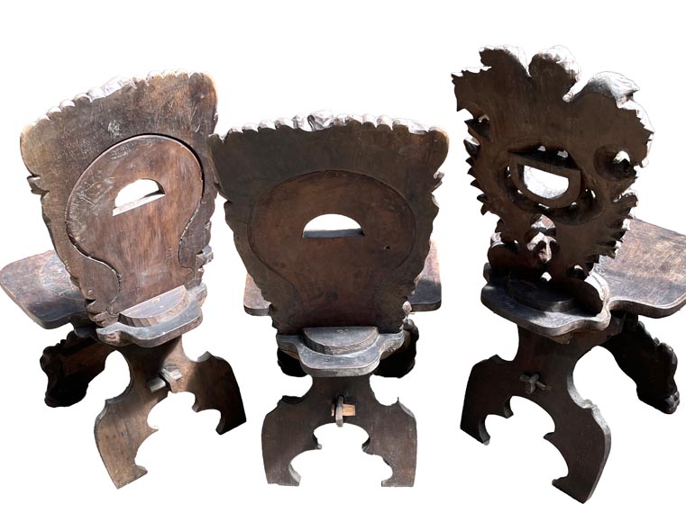 Sièges en bois sculpté-10