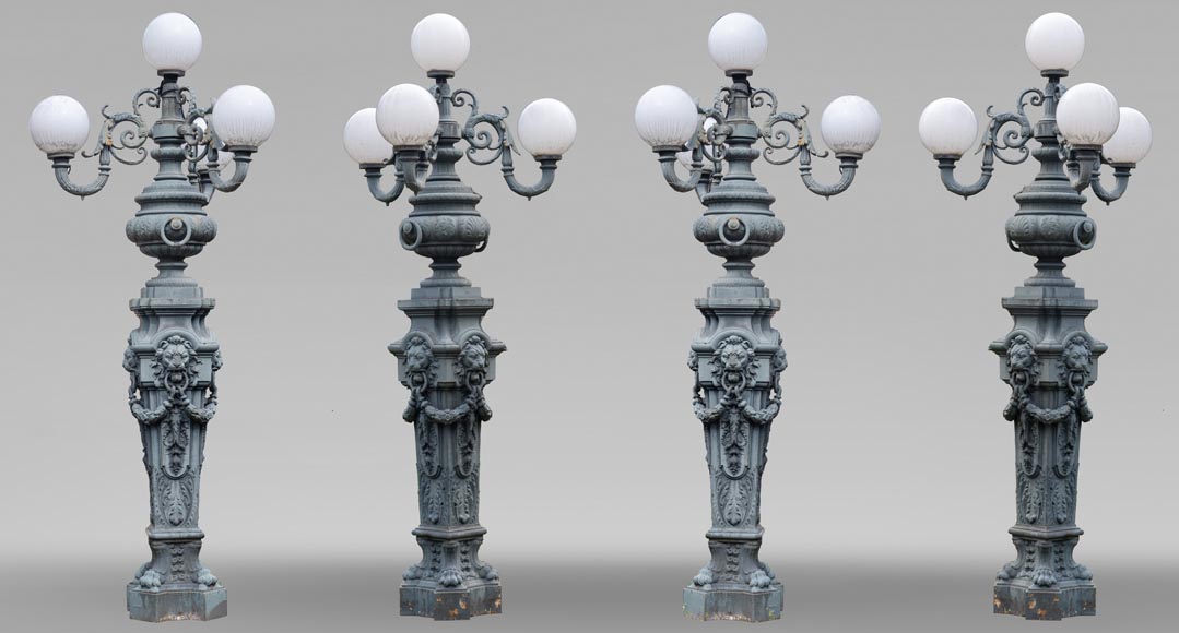 Quatre lampadaires en fonte du Val d’Osne à quatre lumières-0