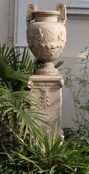 Grand vase de style grec en fonte peinte-1