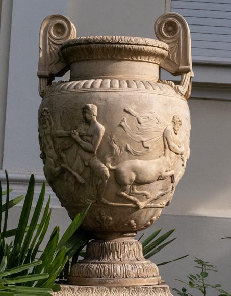 Grand vase de style grec en fonte peinte-2