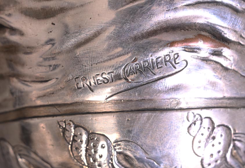 Ernest CARRIÈRE pour CHRISTOFLE – Vase ovoïde japonisant « Algues et poissons » en métal argenté Ernest CARRIÈRE pour CHRISTOFLE – Vase ovoïde japonisant « Algues et poissons » en métal argenté-7