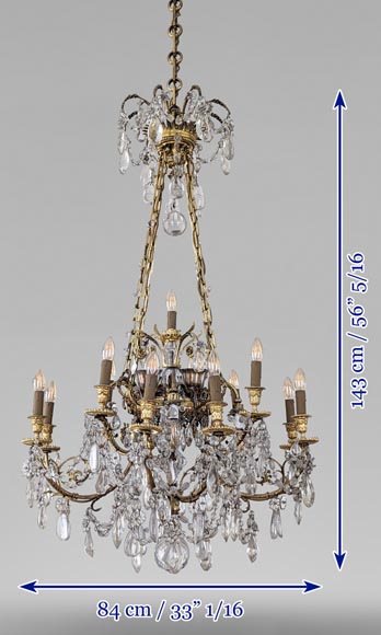 Lustre de style Louis XVI en bronze doré et cristaux orné de têtes de béliers-17