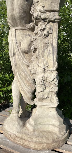 Statue de jardin en pierre composite représentant une femme rendant hommage à Baccus-9