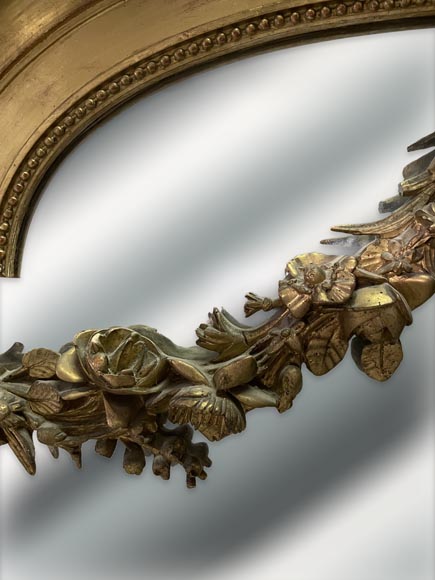 Trumeau doré de style Napoléon III aux pilastres et orné de guirlandes de fleurs-2