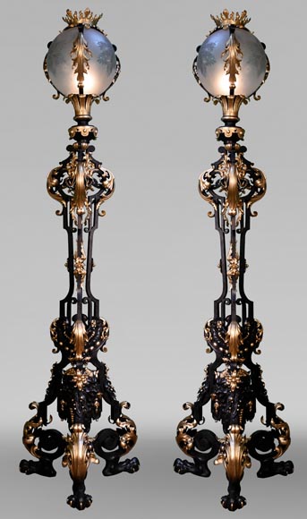 Maison Bernard, ferronnier d’art, paire de lampadaires richement ornés, vers 1900-1905-0