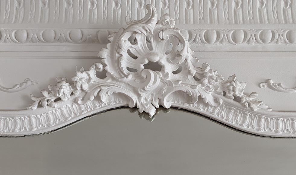 Trumeau au décor de coquille ajouré de style Louis XV-1