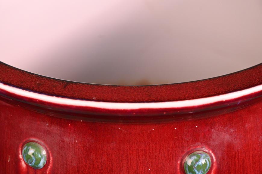 Taxil DOAT pour la manufacture de SÈVRES, Jardinière en porcelaine émaillée rouge sang de bœuf, 1907-2