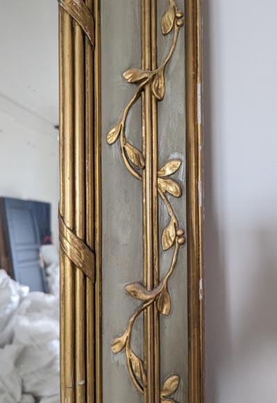 Grand trumeau doré de style Napoléon III au décors floral-3