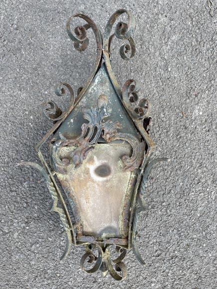 Lanterne en fer forgé ornée de volutes et de feuillages, XIXe siècle-4