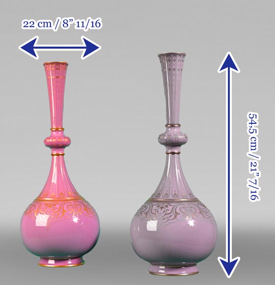Manufacture de SÈVRES, Paire de vases caméléon du modèle bouteille persane, 1874-10