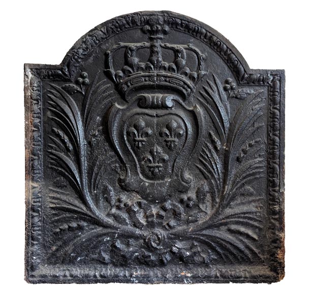 Plaque de cheminée aux Armes de France du XVIIIe siècle-0