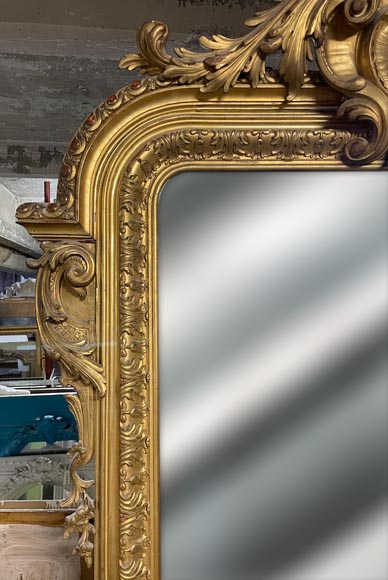 Grand trumeau doré au grand médaillon central de style Napoléon III-2