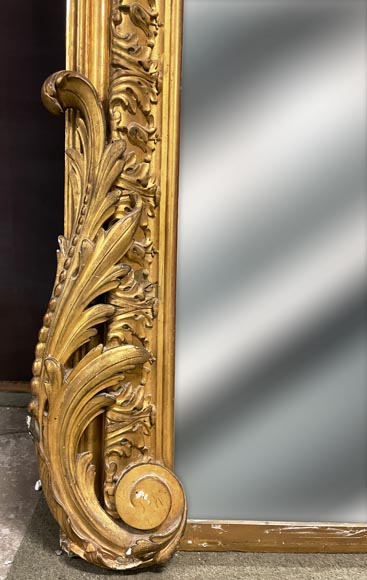 Grand trumeau doré au grand médaillon central de style Napoléon III-8