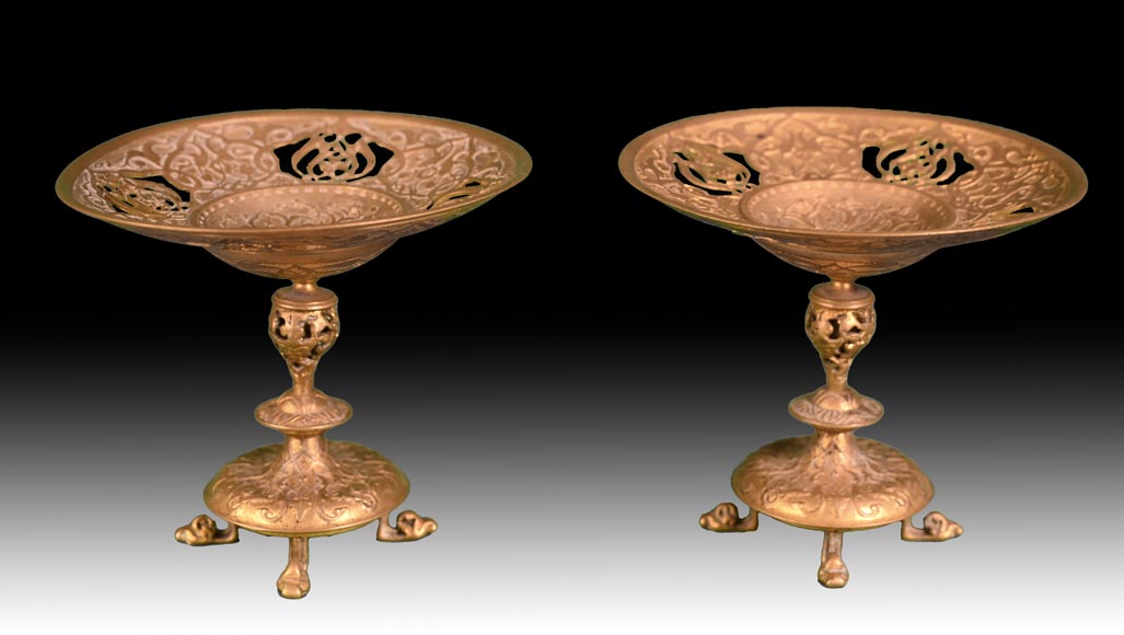 Victor GEOFFROY-DECHAUME (modèle), Auguste-Maximilien DELAFONTAINE (bronzier), Garniture « persane » en bronze doré, vers 1852-2