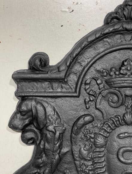 Plaque de cheminée aux serpents, aux armes de Colbert Plaque de cheminée aux serpents, aux armes de Colbert-1