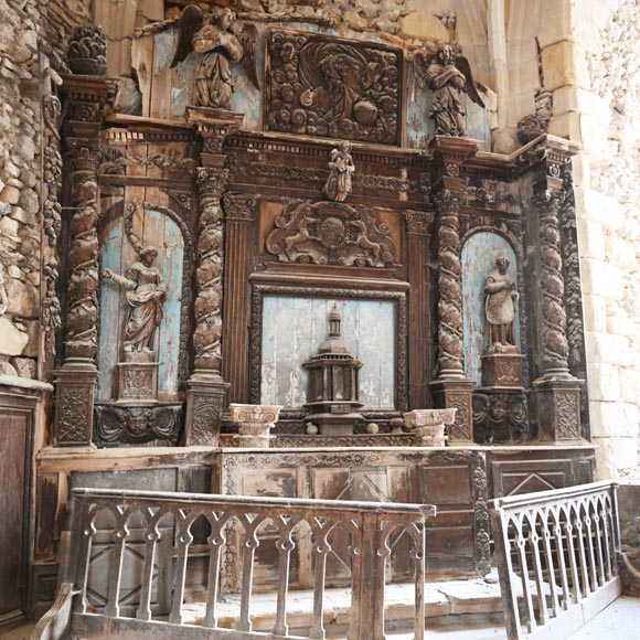 Autel et retable d'église baroques de la fin du XVIIe siècle-0
