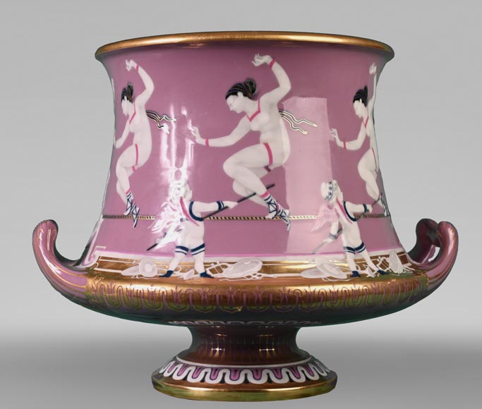 Manufacture de Sèvres, Vase cubiforme à décor de danseurs de corde, 1867-1869-1