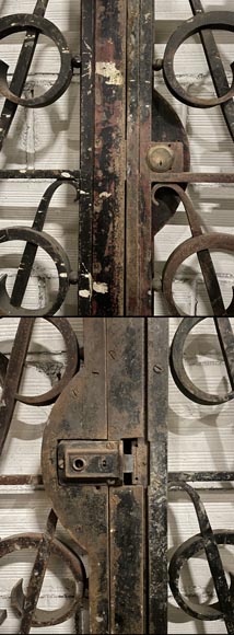 Double porte en fonte à décor géométrique-4