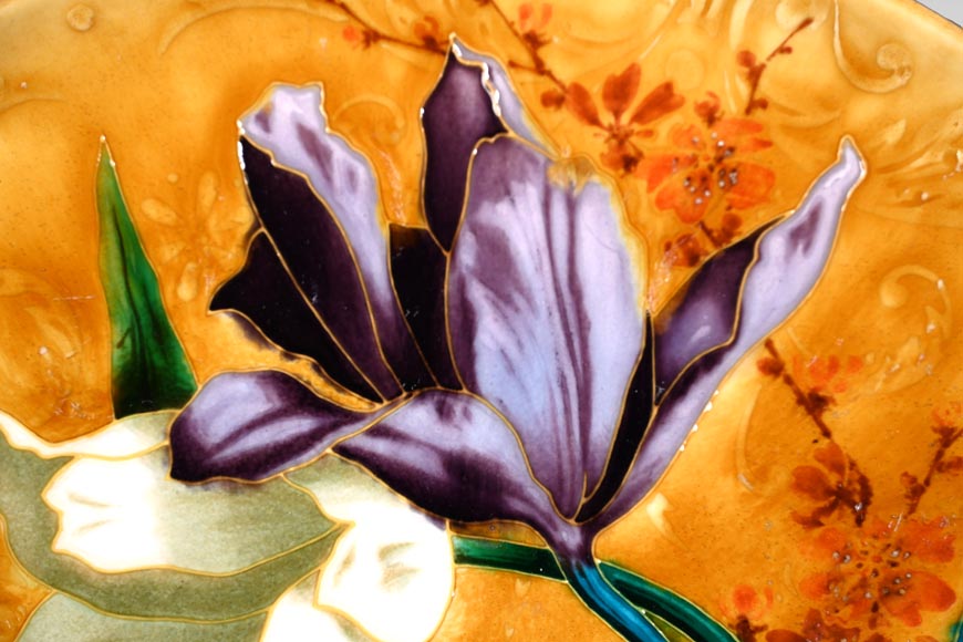Théodore DECK, Plat d’ornement en céramique émaillée au décor de tulipes-3
