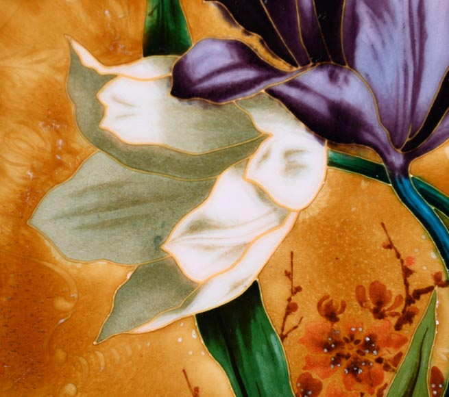 Théodore DECK, Plat d’ornement en céramique émaillée au décor de tulipes-4