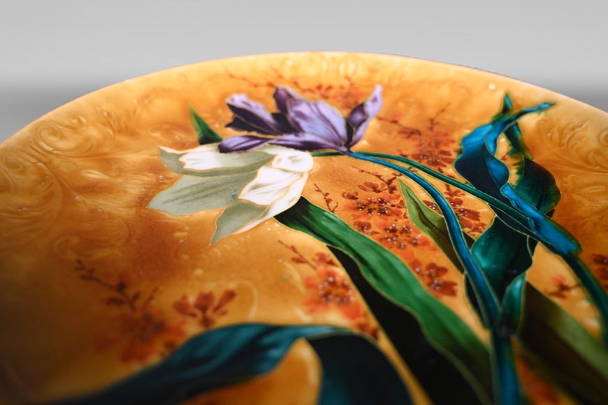Théodore DECK, Plat d’ornement en céramique émaillée au décor de tulipes-7