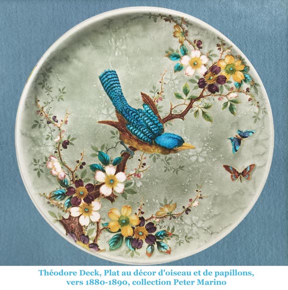 Théodore DECK, Plat orné d’un oiseau et d’insectes aux reflets irisés, vers 1880-1900-12