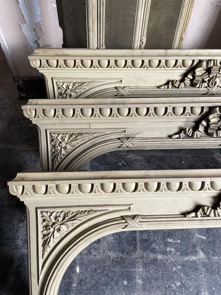 Ensemble de trois boîtes à rideaux en bois sculpté, époque Louis XVI-4