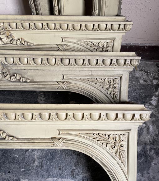 Ensemble de trois boîtes à rideaux en bois sculpté, époque Louis XVI-5