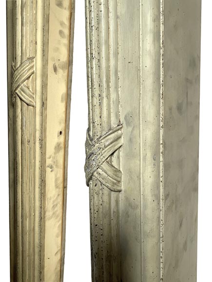 Ensemble de trois boîtes à rideaux en bois sculpté, époque Louis XVI-7