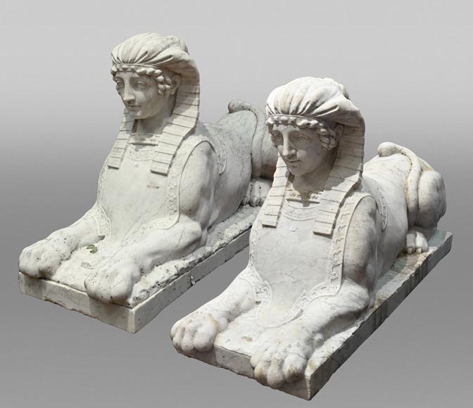 Paire de sphinges en marbre de Carrare sculpté, XIXᵉ siècle-0