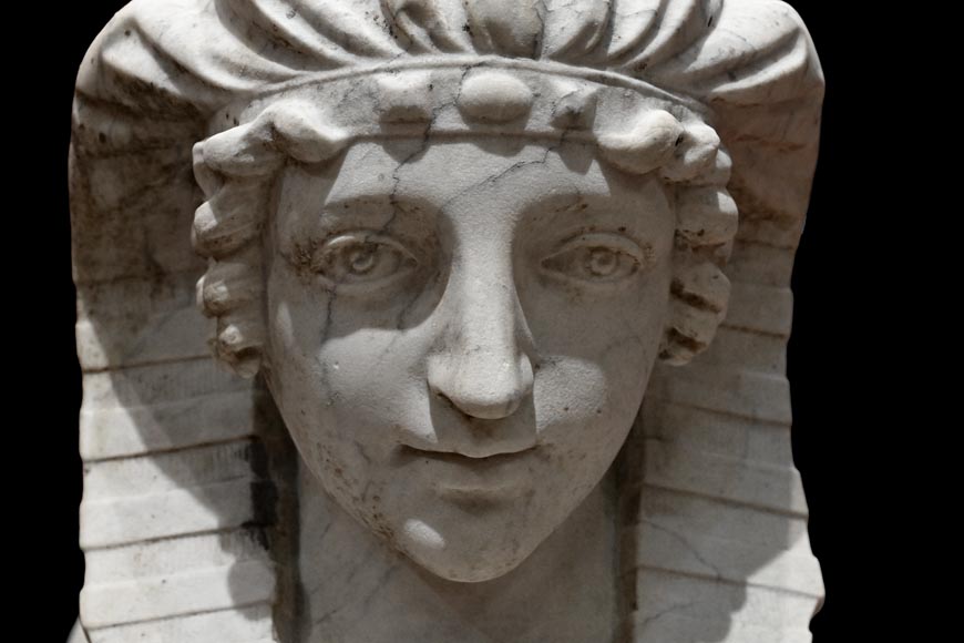 Paire de sphinges en marbre de Carrare sculpté, XIXᵉ siècle-5