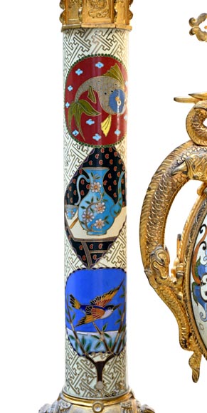 ESCALIER DE CRISTAL (d'après), pendule japonisante dite « Gong » en bronze doré et émail, aux éléphants et dragons-10