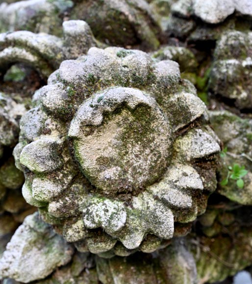 Paire de corbeilles de fleurs en pierre-8