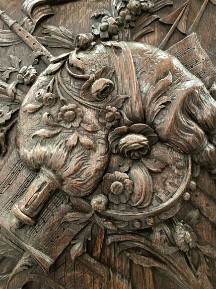 Trumeau en bois sculpté à décor de cornemuse-2