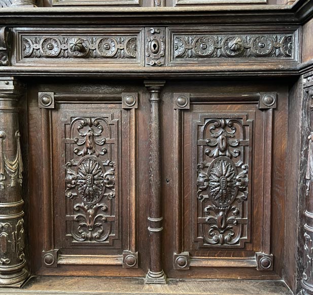 Grand buffet en chêne sculpté, style Napoléon III-8