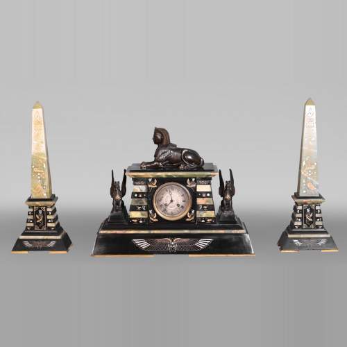 Garniture de cheminée égyptomanie en marbre noir, onyx vert et bronze doré