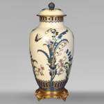 CARRIER-BELLEUSE Albert-Ernest — Vase couvert en porcelaine émaillée de Sèvres