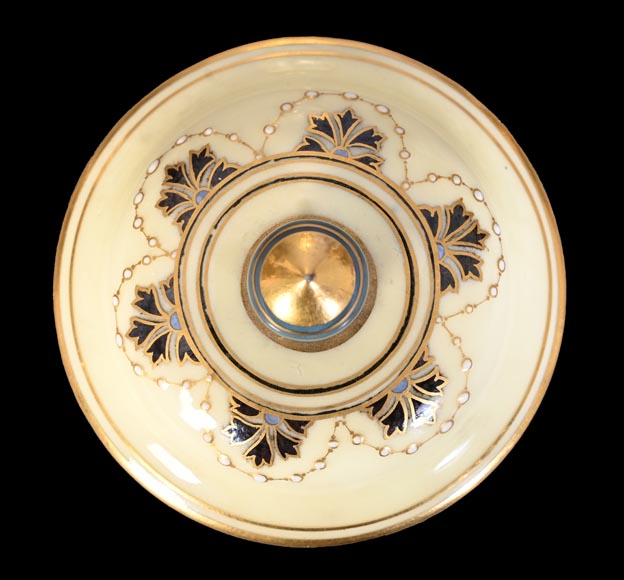 CARRIER-BELLEUSE Albert-Ernest — Vase couvert en porcelaine émaillée de Sèvres-2